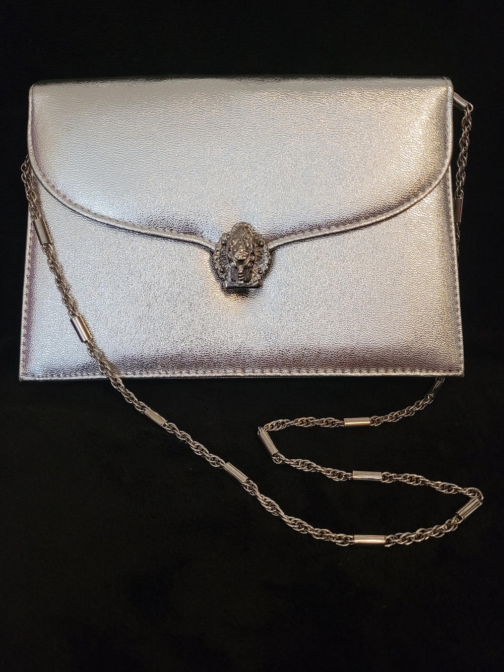 Vintage Mid-Century Silver Metallic Evening Clutch Purse Lion Head Clasp Chain